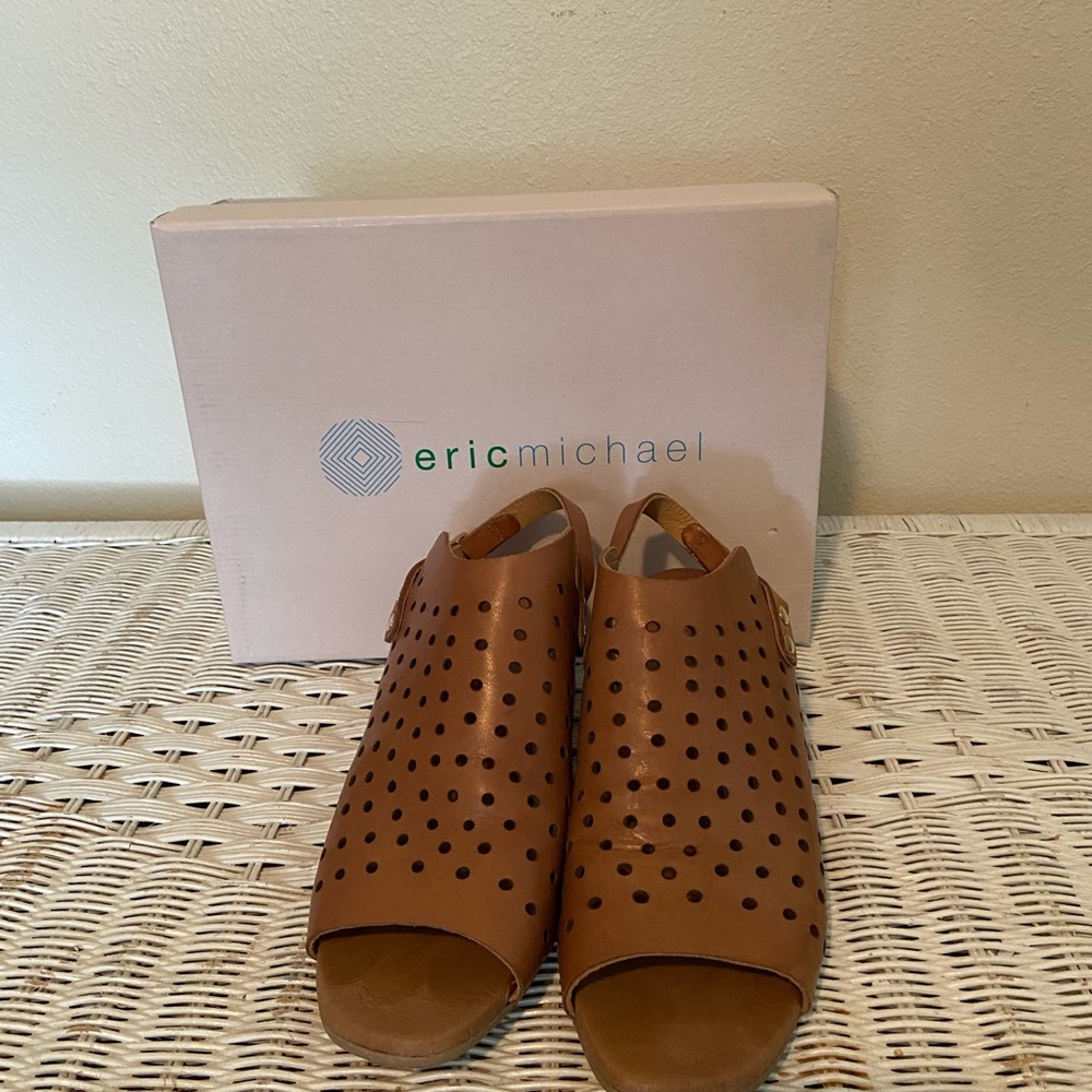 Ladies Tan Leather Block Sandals - Picture 4 of 8